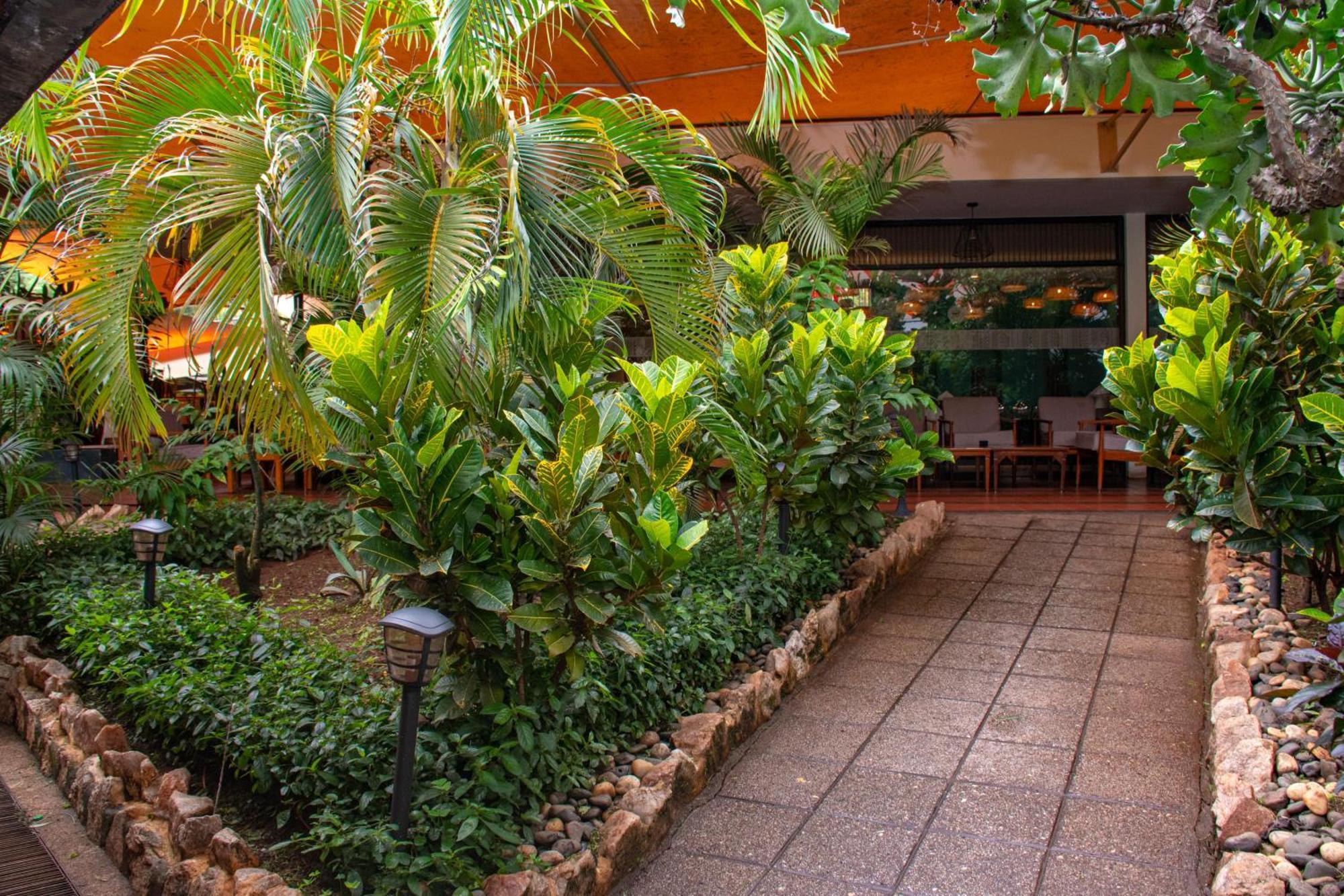 Hotel Boulevard Nairobi, City Centre Cbd Екстериор снимка